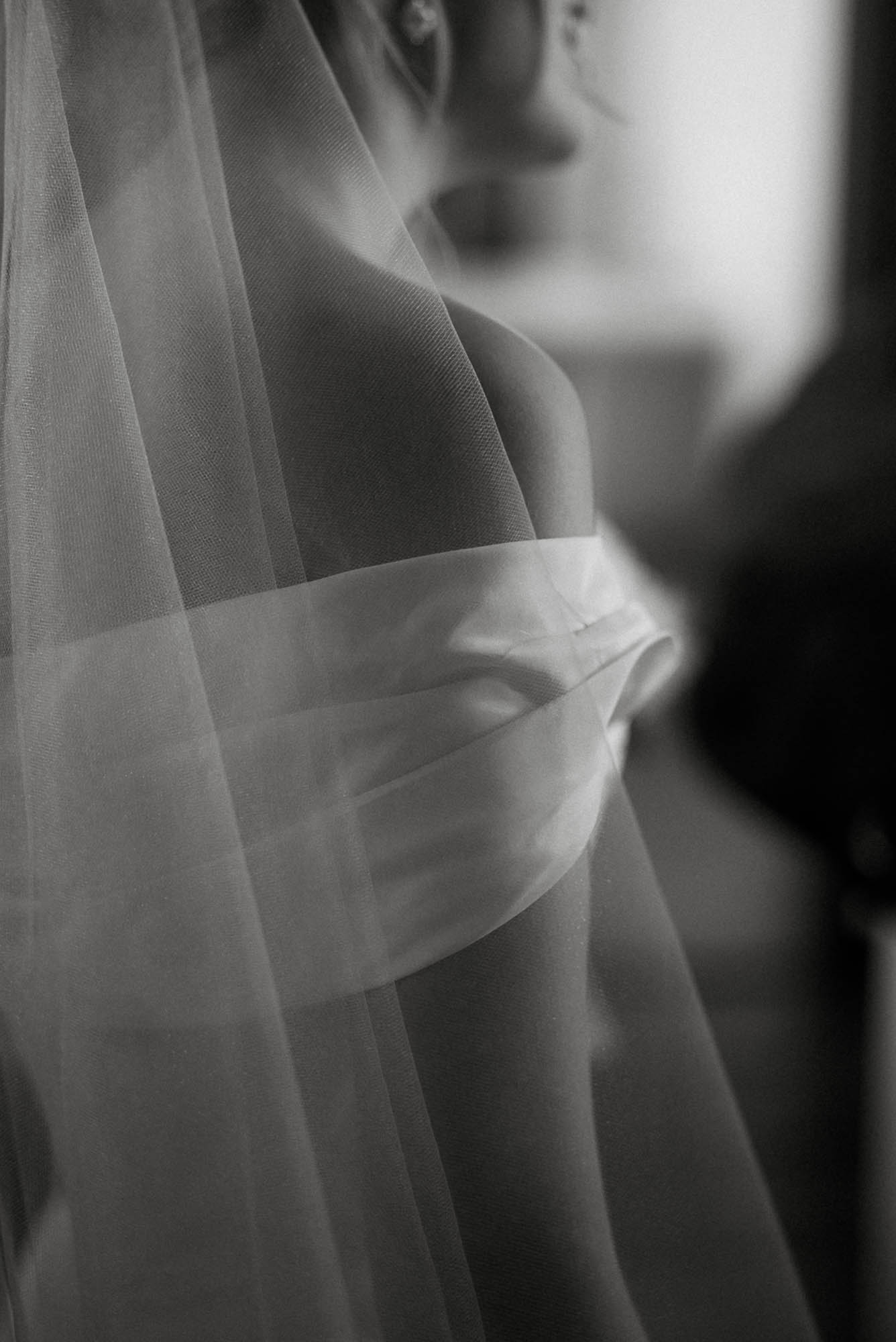 Retrato de Maddie con tiara, novia en su día de boda - Lucas Todaro Fotógrafo
